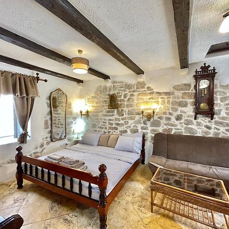 Old Town House With Private Garden Apartment Budva Exterior photo