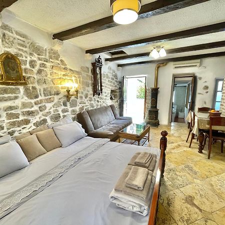 Old Town House With Private Garden Apartment Budva Exterior photo