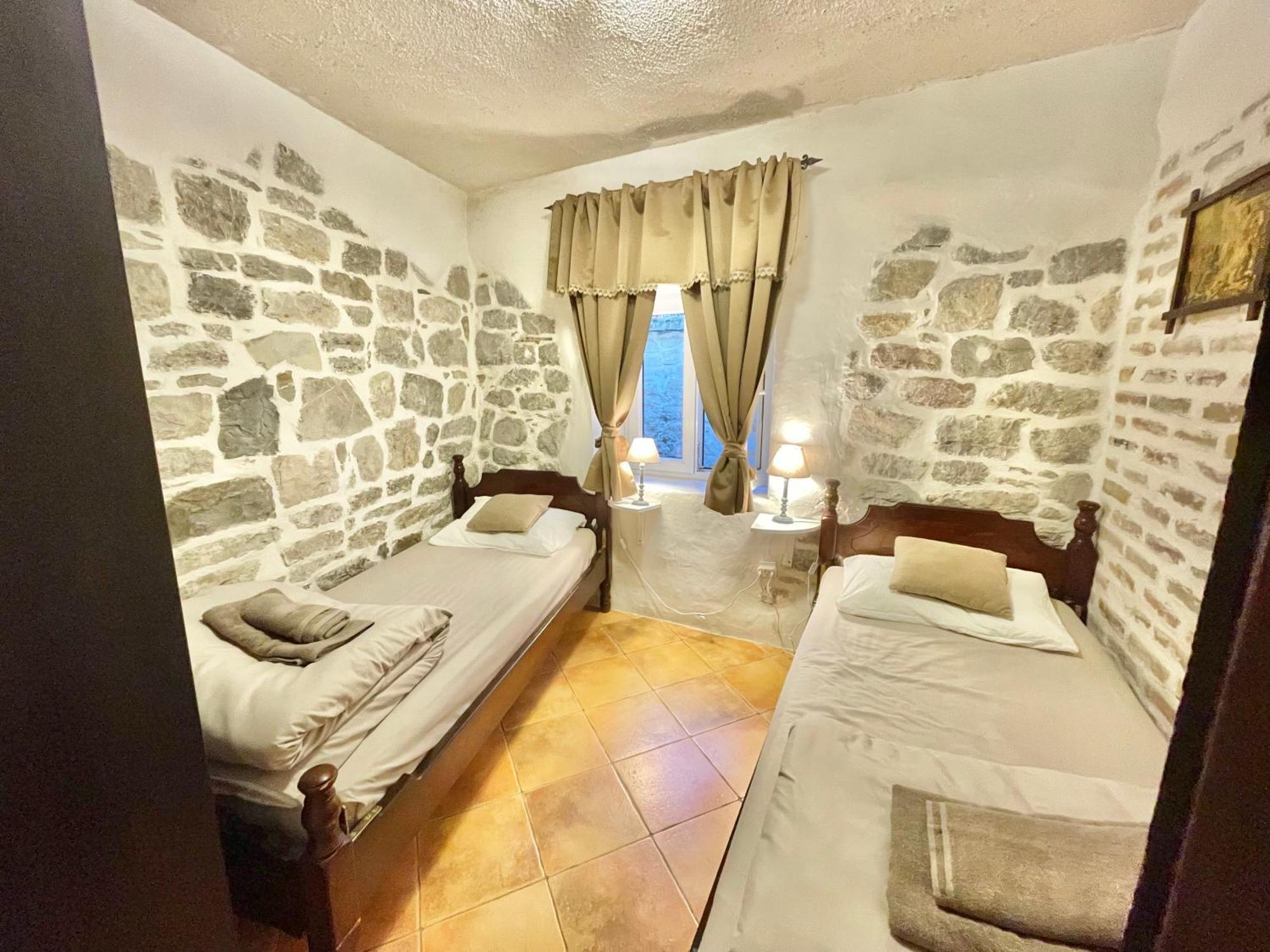 Old Town House With Private Garden Apartment Budva Exterior photo