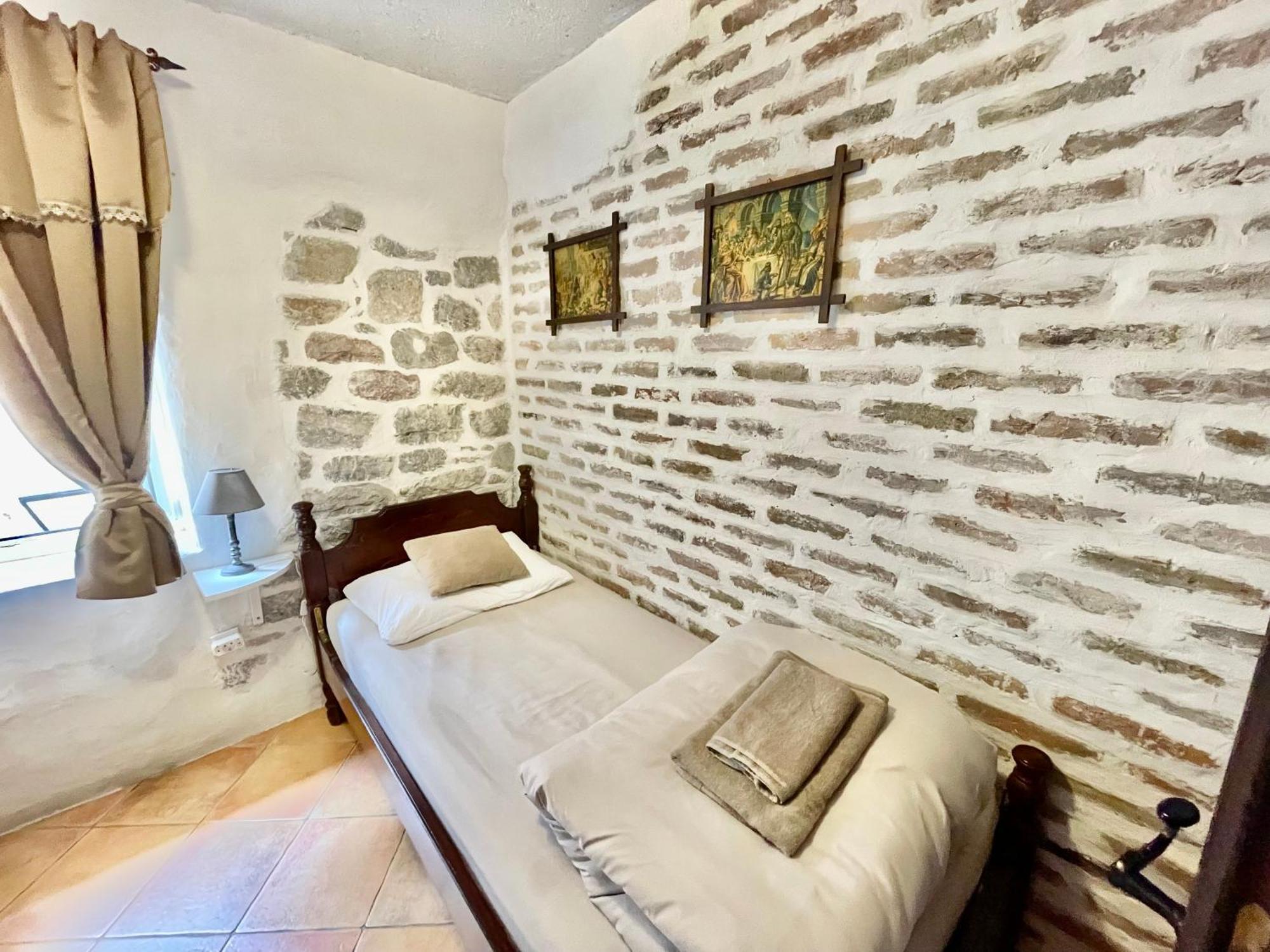Old Town House With Private Garden Apartment Budva Exterior photo