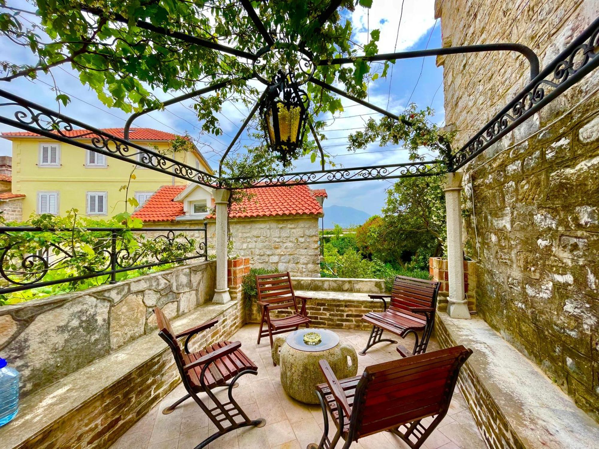 Old Town House With Private Garden Apartment Budva Exterior photo